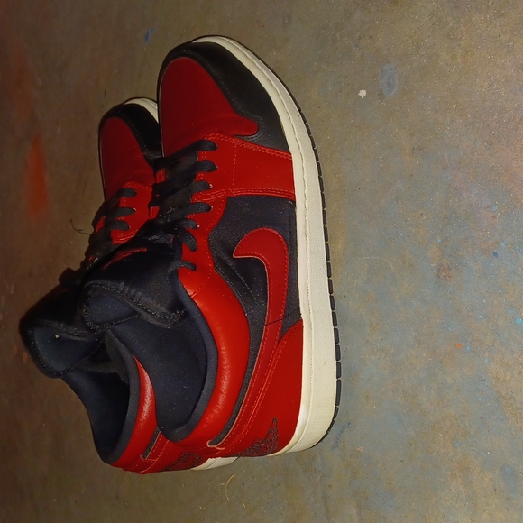 Retro Jordan 1s low's - Picture 2 of 9